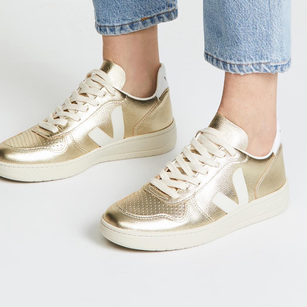 LIKE NEW!!! Gold V-10 Veja Sneakers Size 41